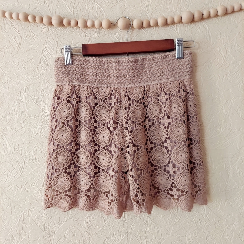 Umgee tan crochet high waisted shorts pull on M - Picture 1 of 6